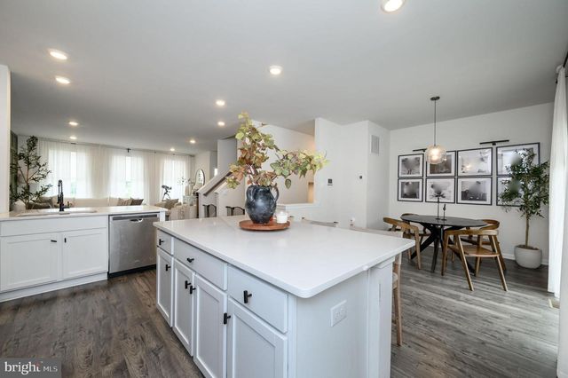 7 FOUNDRY BLVD, Mount Holly, NJ 08060