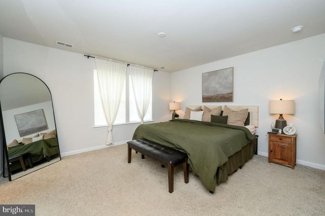 7 FOUNDRY BLVD, Mount Holly, NJ 08060