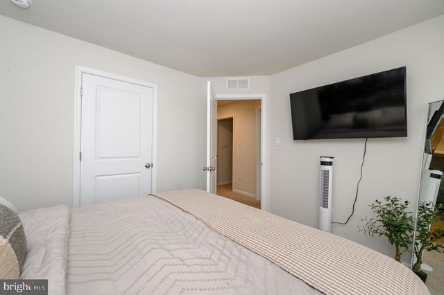 7 FOUNDRY BLVD, Mount Holly, NJ 08060