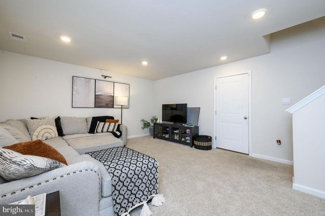 7 FOUNDRY BLVD, Mount Holly, NJ 08060