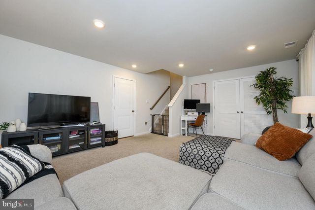 7 FOUNDRY BLVD, Mount Holly, NJ 08060