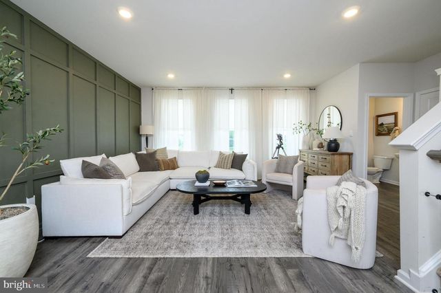 7 FOUNDRY BLVD, Mount Holly, NJ 08060