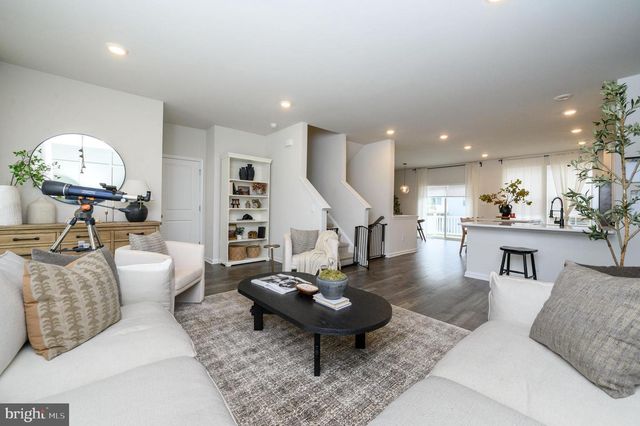 7 FOUNDRY BLVD, Mount Holly, NJ 08060