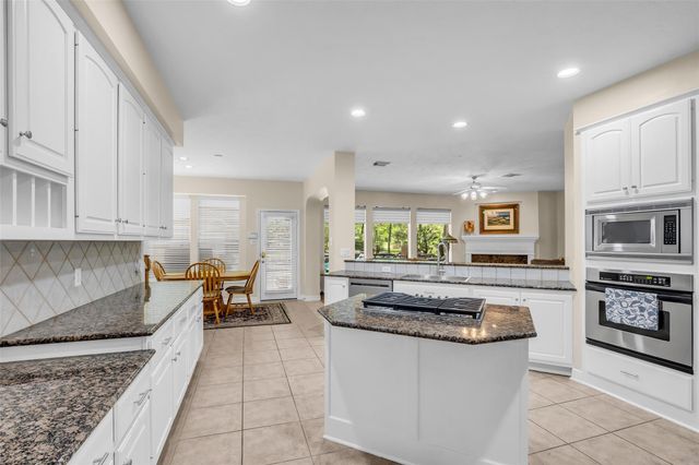 10419 Clubhouse Circle, Magnolia, TX 77354