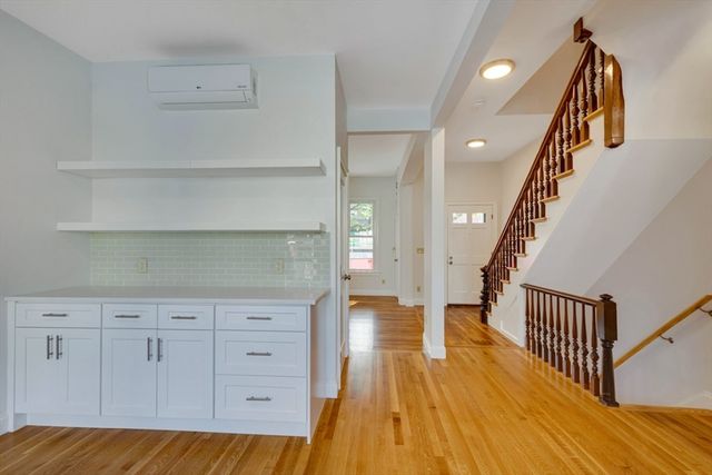 31 School St 1, Brookline, MA 02446