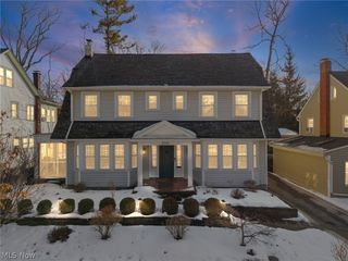 2934 Scarborough Road, Cleveland Heights, OH 44118