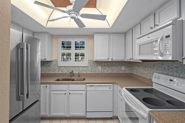 1712 HAMMOCK PINE BOULEVARD 1712, Clearwater, FL 33761