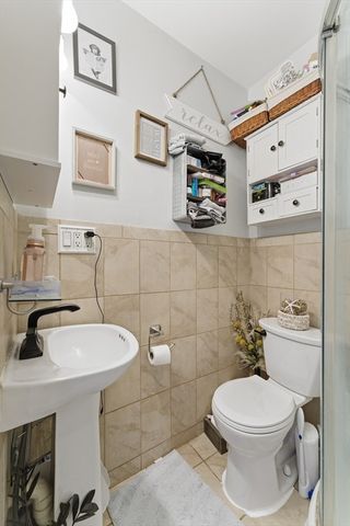 211 Village St, Medway, MA 02053