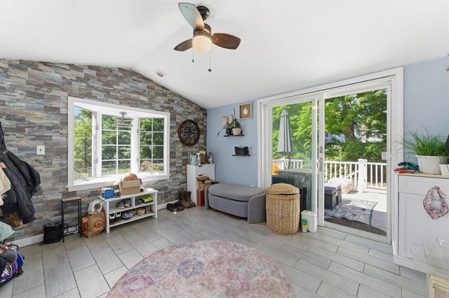 211 Village St, Medway, MA 02053