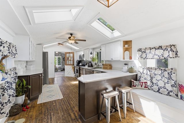211 Village St, Medway, MA 02053