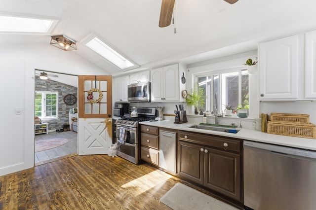 211 Village St, Medway, MA 02053