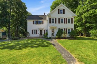 211 Village St, Medway, MA 02053