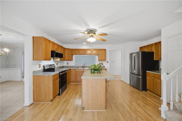 3949 Middlewood DR, Virginia Beach, VA 23456