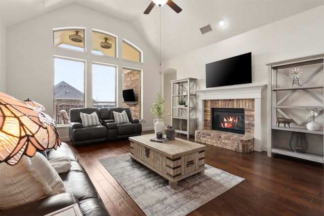 6116 Falls Lake Road, Fort Worth, TX 76179