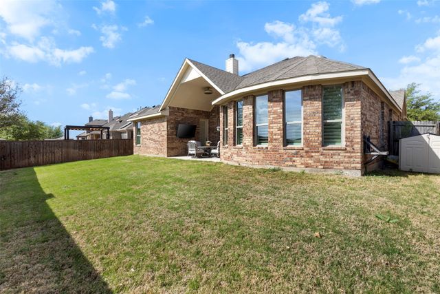 6116 Falls Lake Road, Fort Worth, TX 76179