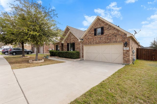 6116 Falls Lake Road, Fort Worth, TX 76179