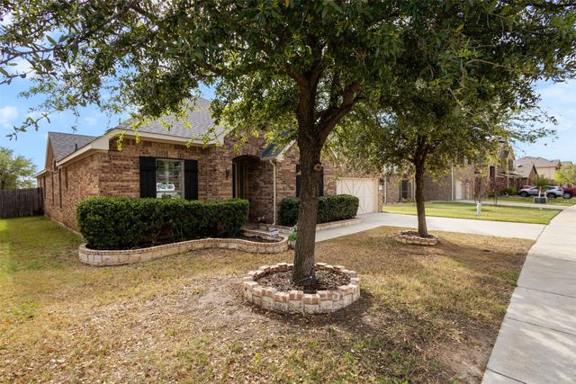 6116 Falls Lake Road, Fort Worth, TX 76179
