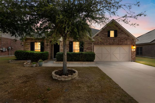 6116 Falls Lake Road, Fort Worth, TX 76179