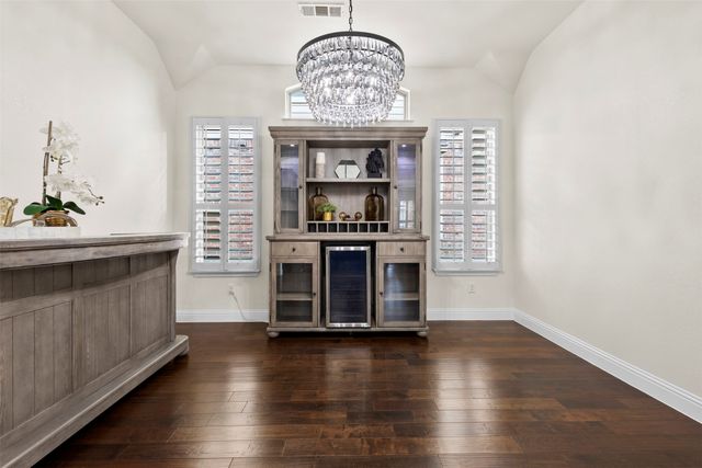 6116 Falls Lake Road, Fort Worth, TX 76179