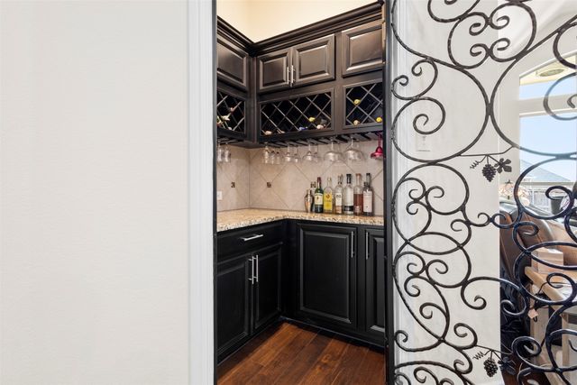 6116 Falls Lake Road, Fort Worth, TX 76179