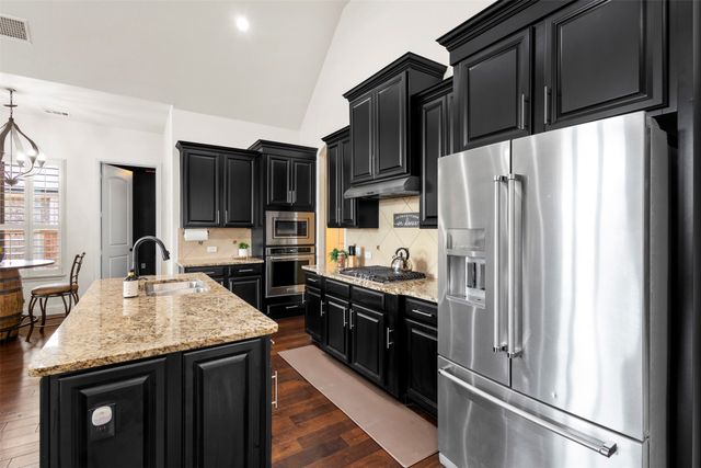 6116 Falls Lake Road, Fort Worth, TX 76179