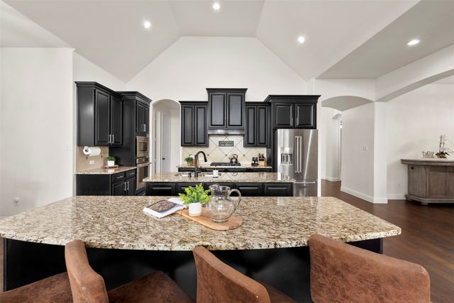 6116 Falls Lake Road, Fort Worth, TX 76179