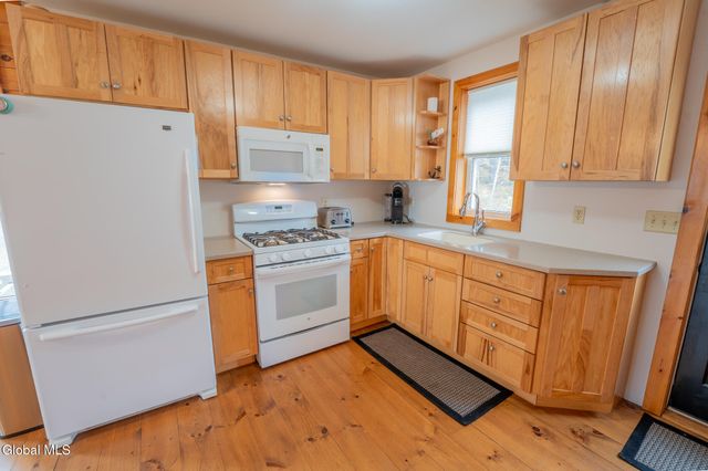 126 Lakeview Lane, Mayfield, NY 12117