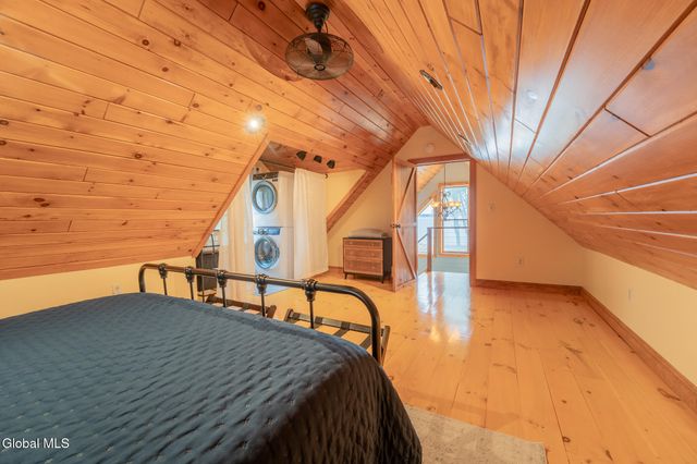 126 Lakeview Lane, Mayfield, NY 12117