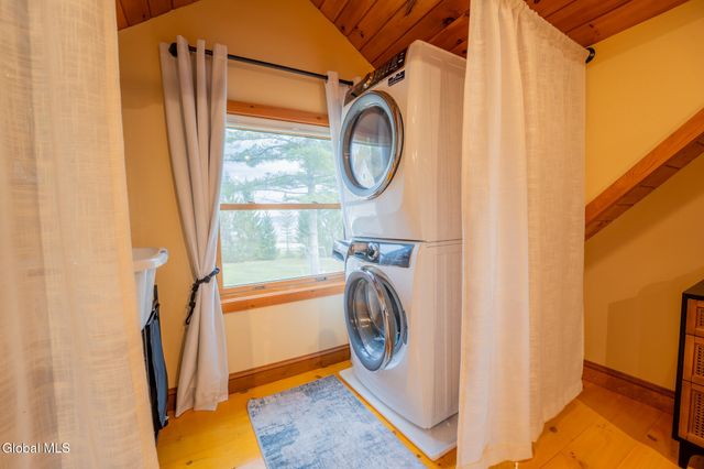 126 Lakeview Lane, Mayfield, NY 12117