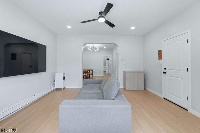 42 Lawrence St, Bloomfield Twp., NJ 07003