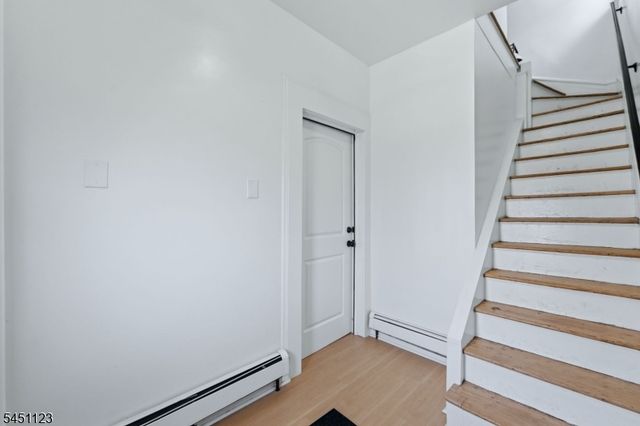 42 Lawrence St, Bloomfield Twp., NJ 07003