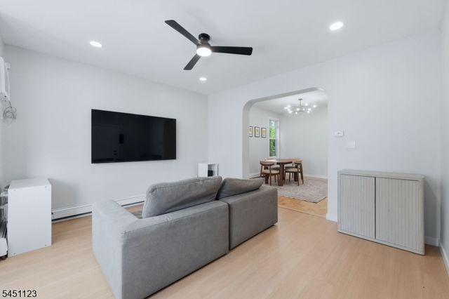 42 Lawrence St, Bloomfield Twp., NJ 07003