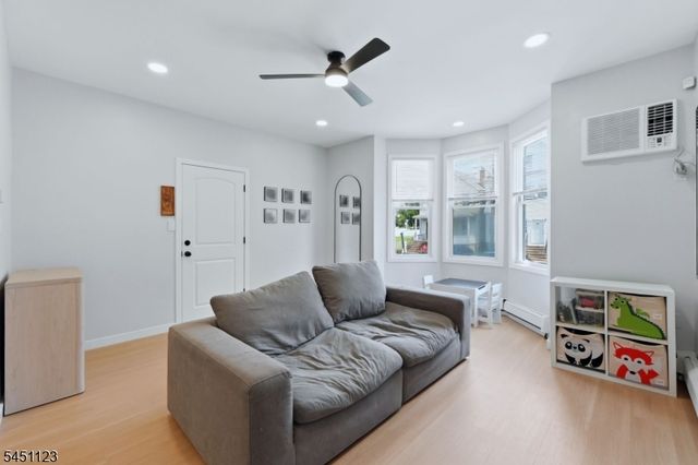 42 Lawrence St, Bloomfield Twp., NJ 07003
