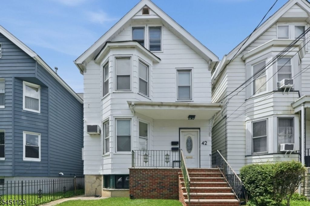 42 Lawrence St, Bloomfield Twp., NJ 07003