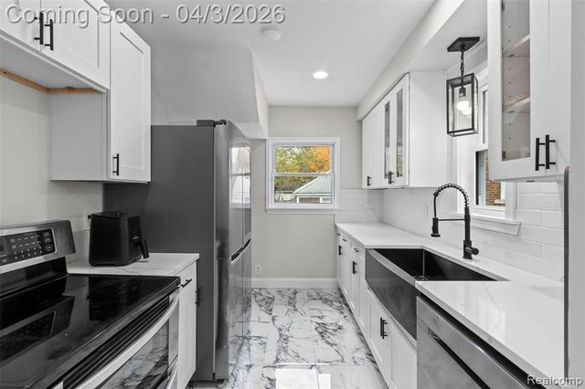 4364 Somerset, Detroit, MI 48224