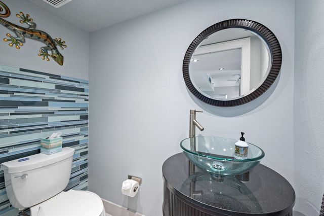 2300 NE 33rd Avenue 502, Fort Lauderdale, FL 33305