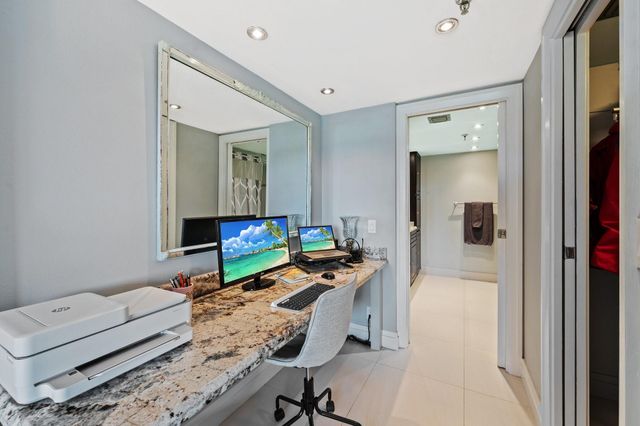 2300 NE 33rd Avenue 502, Fort Lauderdale, FL 33305