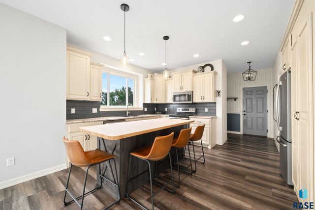 27186 Willow View Cir Circle, Harrisburg, SD 57032