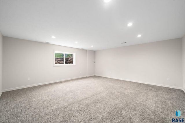 27186 Willow View Cir Circle, Harrisburg, SD 57032