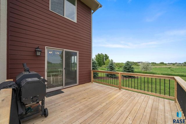 27186 Willow View Cir Circle, Harrisburg, SD 57032