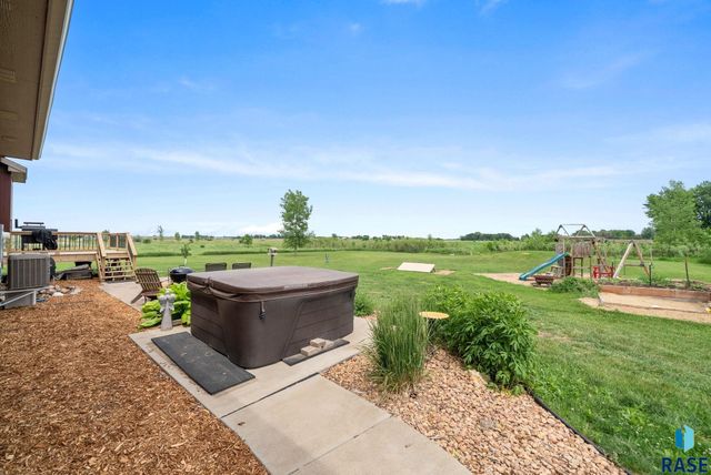 27186 Willow View Cir Circle, Harrisburg, SD 57032