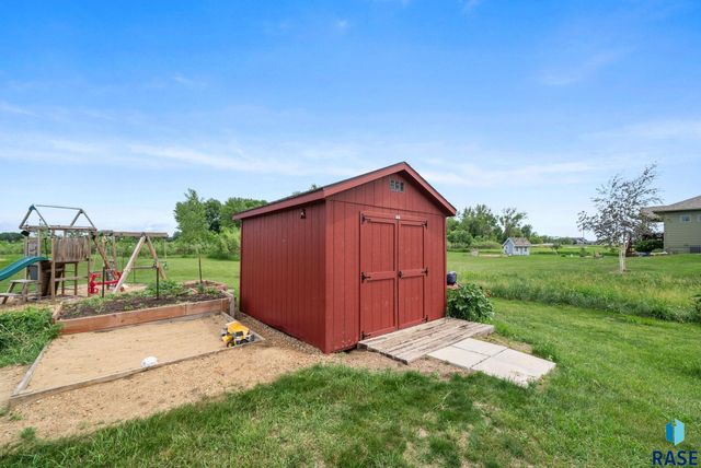 27186 Willow View Cir Circle, Harrisburg, SD 57032