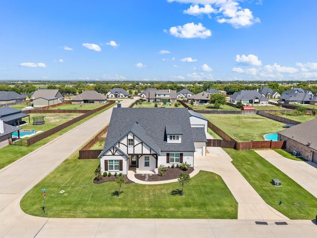8908 Lazy Oak Drive, Justin, TX 76247