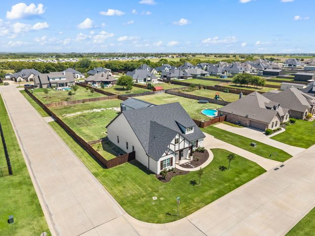 8908 Lazy Oak Drive, Justin, TX 76247