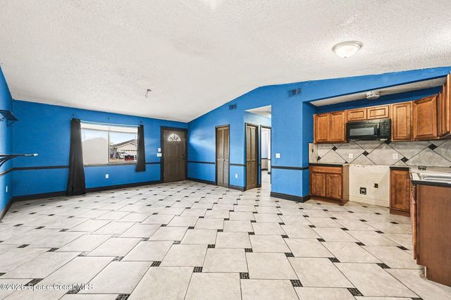 152 Americana Boulevard NE, Palm Bay, FL 32907