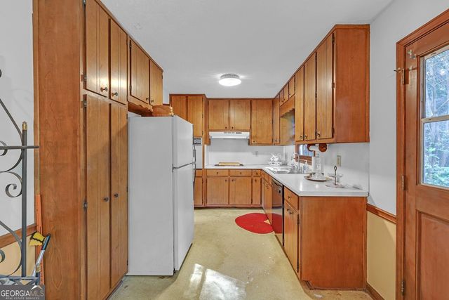 1466 Hewatt Road, Lilburn, GA 30047