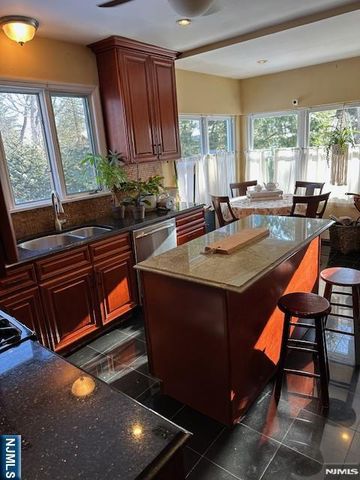 138 Highland Avenue, Midland Park, NJ 07432