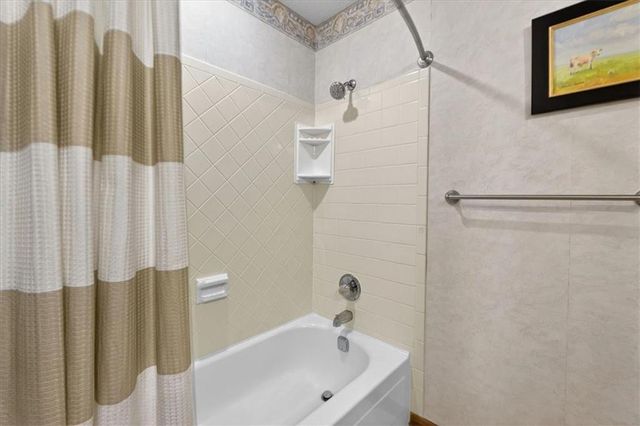 1912 NW 9th Street Court, Blue Springs, MO 64015