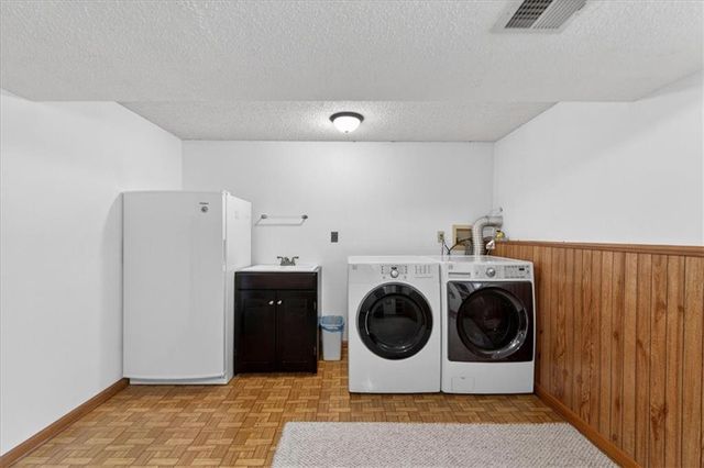 1912 NW 9th Street Court, Blue Springs, MO 64015