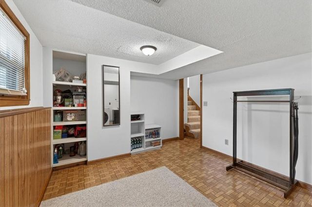 1912 NW 9th Street Court, Blue Springs, MO 64015